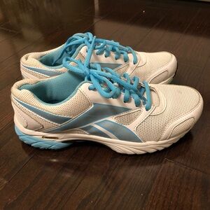2/$10🌷Reebok | Basic white/blue running shoes (5.5)